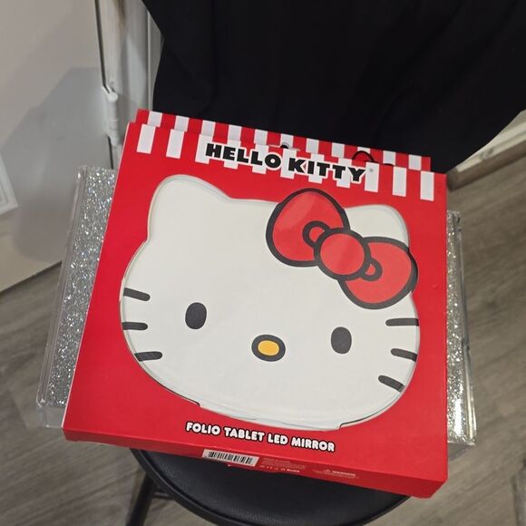 Impressions X  Hello Kitty Folio Tablet LED Mirror - Picture 8 of 9
